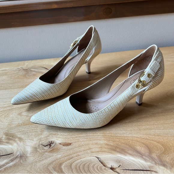 CIRCA JOAN & DAVID PUMP CALLA LILY LUXE SERIES 7.5 PATENT LEATHER BUCKLE DETAIL - Picture 1 of 12